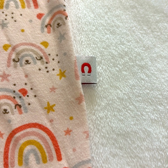 Magnetic Me Footie Sleeper - Girl Onesie Magnet Pajamas Rainbow 6-9 Months Baby - Picture 2 of 5